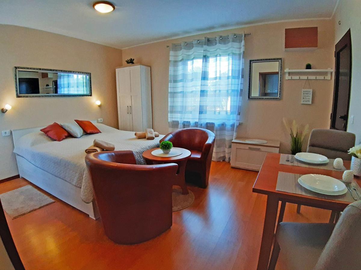 Apartments Zrinka 793 Poreč Kültér fotó