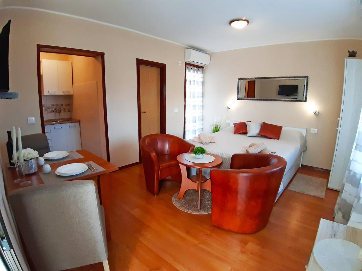 Apartments Zrinka 793 Poreč Kültér fotó